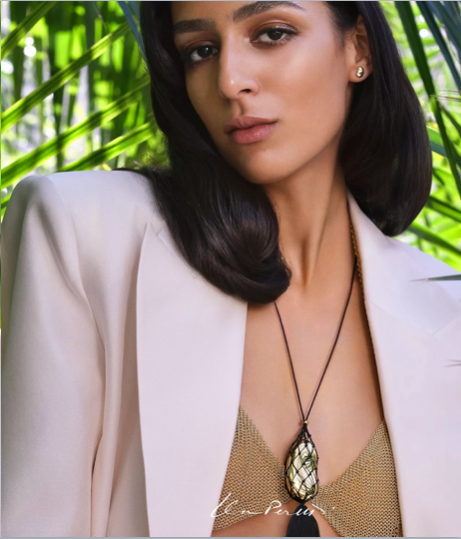 Мне напомнило "Безумного Макса. Дорогу ярости", где женщины хранили на себе весь оставшийся семенной фонд, чтобы когда-нибудь оживить Землю. Ну, и волшебные бобы, по росткам которых можно забраться на небо. Хотя, конечно, по форме и содержанию это чистейший хиппи-стиль 1970х. 