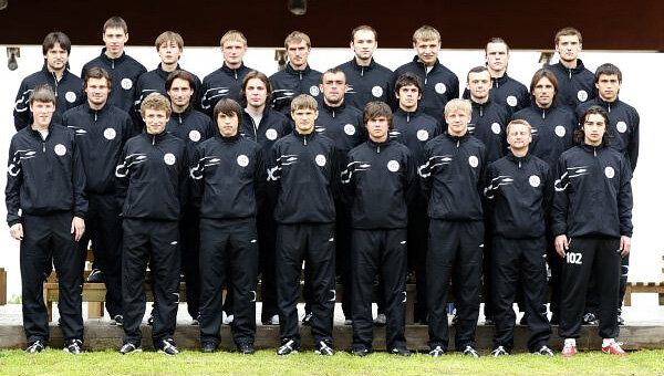 «Торпедо» образца 2007 года. Фото сделано на мартовском сборе в Турции. Верхний ряд (слева направо): Вадим Евсеев, Максим Кабанов, Андрей Перов, Андрей Колесников, Владимир Кузьмичёв (в заявку не попадёт), Адриан Сосновский, Сергей Морозов, Андрей Соломатин, Виктор Земченков.
Средний ряд (слева направо): Максим Ромащенко, Джордже Йокич, Любомир Кантонистов, Гжегож Пехна, Джордже Флореску, Эдуард Мор, Олег Корнаухов, Илья Мадилов.
Нижний ряд (слева направо): Денис Тумасян, Павел Мамаев, Андрей Дятель, Дмитрий Соколов, Александр Подымов, Игорь Смольников, Александр Панов, Ираклий Геперидзе.