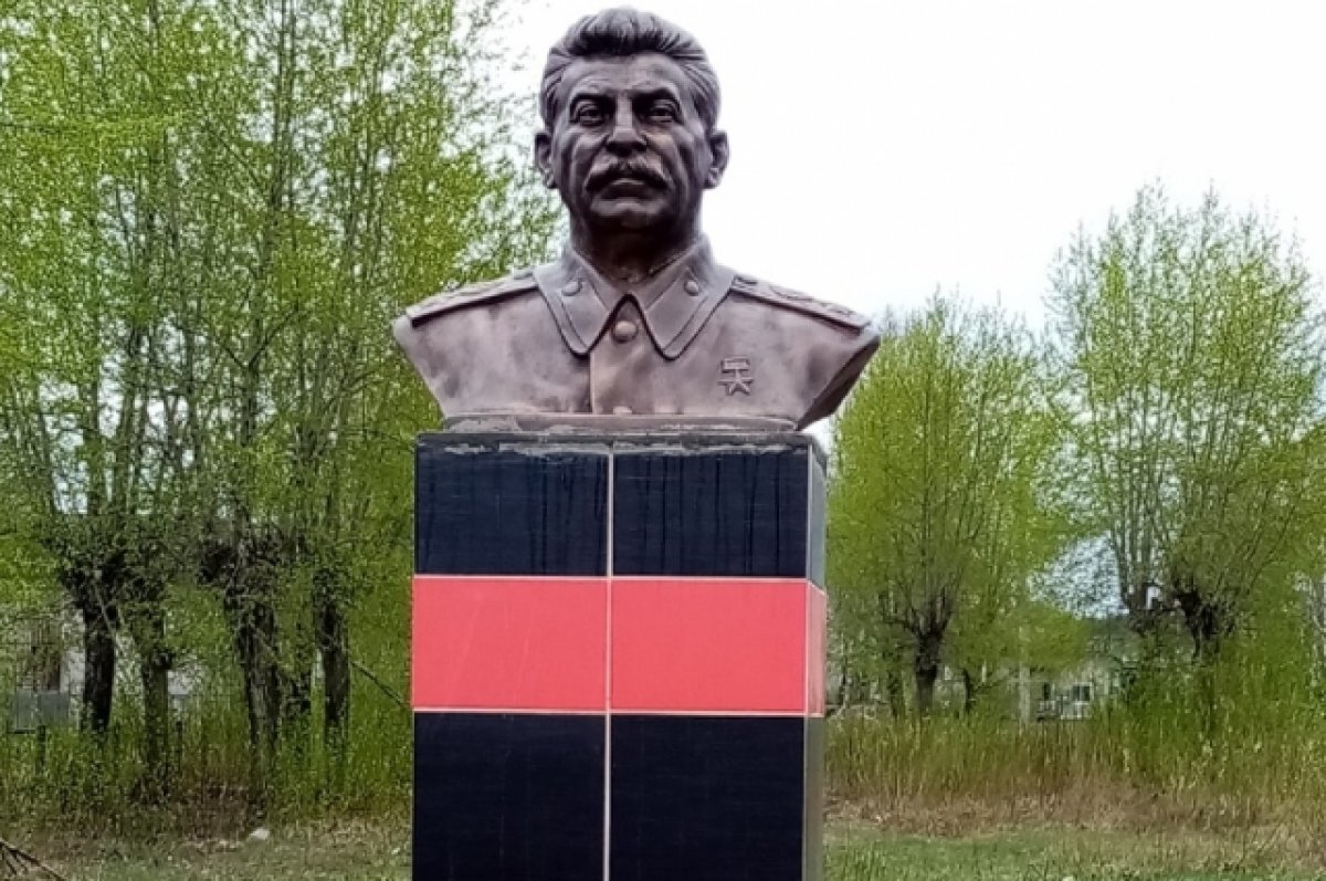    Бюсты Сталина, Жукова и Василевского откроют 1 февраля в Волгограда