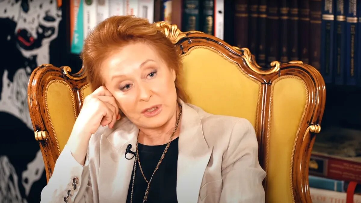 Как сломала позвоночник 67-летняя Лариса Удовиченко – когда актриса встанет  на ноги. Последние новости | Курьер.Среда | Дзен