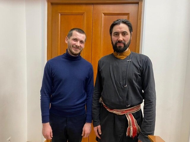 На фото: режиссер Рустем Шайхутдинов и актер Денис Умутбаев на премьере фильма «Хайбулла» в Москве.