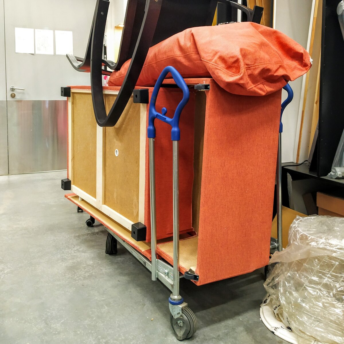 Фото моё личное. Никакого художества, только реальность! Это фото купили для сайта логистики и перевозок аж в Америку)))