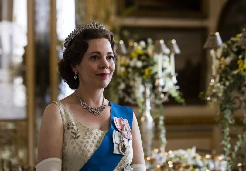 Кадр из сериала "Корона"