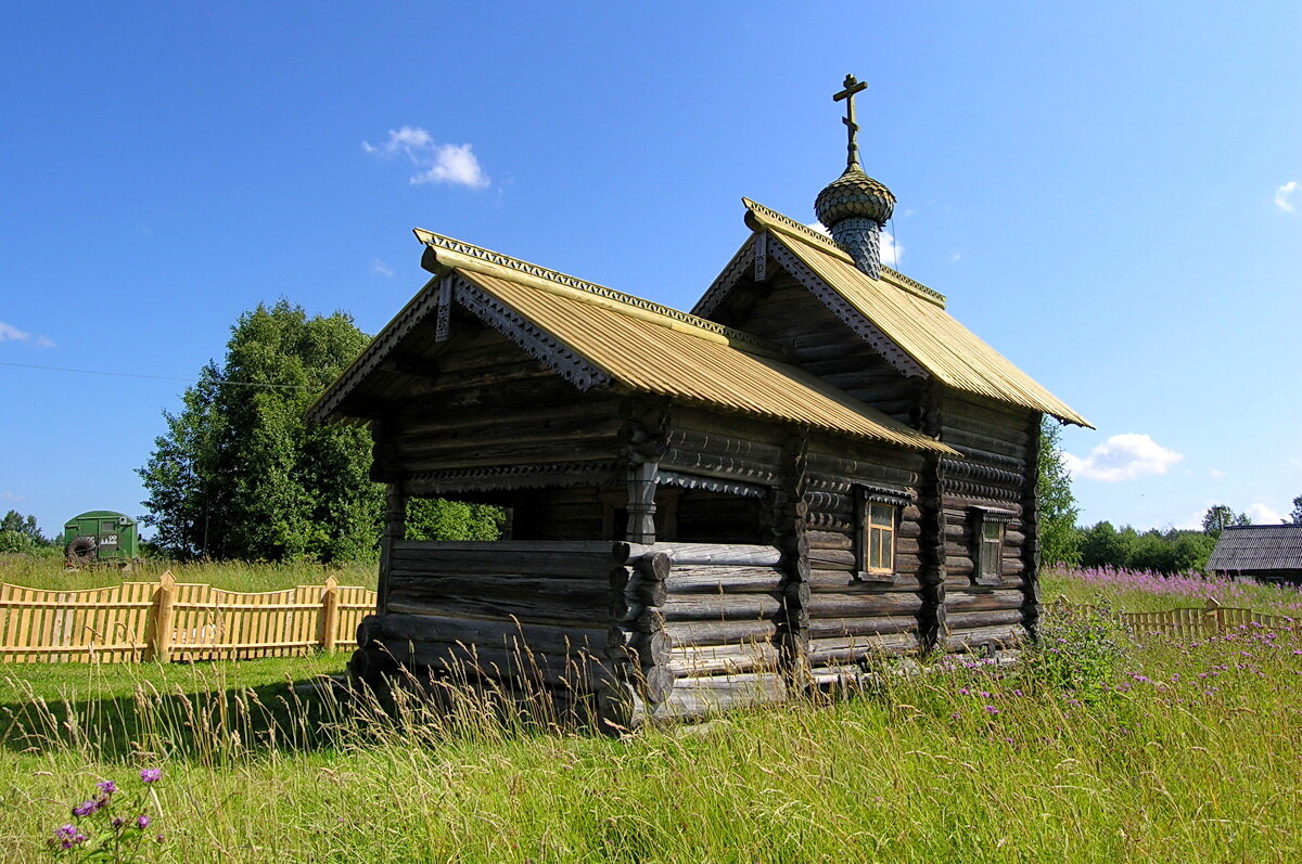 Часовня Николы в Гоморовичах. (+ ещё 2 фото по стрелке справа на фото)