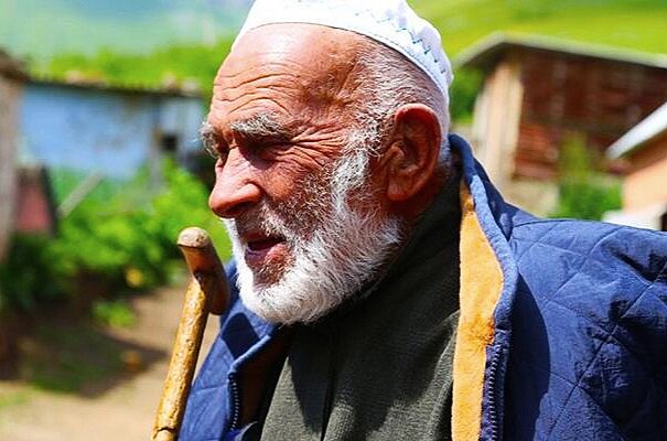 Долгожителями обычно становятся те, кто следит за своим питанием