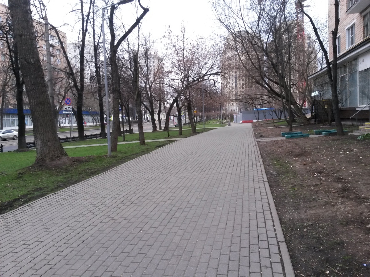 Шаболовская ул. начало седьмого вечера.