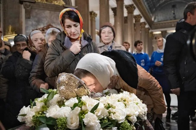 Фото:
https://im.kommersant.ru/Issues.photo/CORP/2020/03/20/KMO_175122_00012_1_t218_161620.jpg