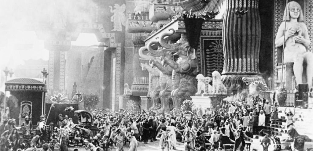 Древний Вавилон. Все декорации воссоздавались вручную.