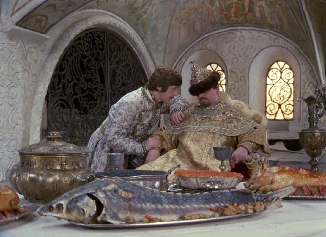 Пиры царей, в том числе Грозного, проходили в Грановитой палате, в которую можно попасть только через БКД