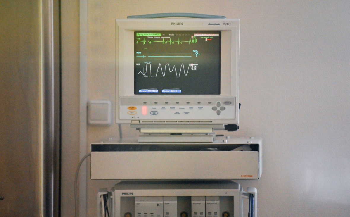 За последние десять дней число пациентов, у которых коронавирусная инфекция протекает в тяжелой форме, стабилизировалось. Об этом заявил мэр Москвы Сергей Собянин во время совещания с президентом, членами правительства и экспертами.