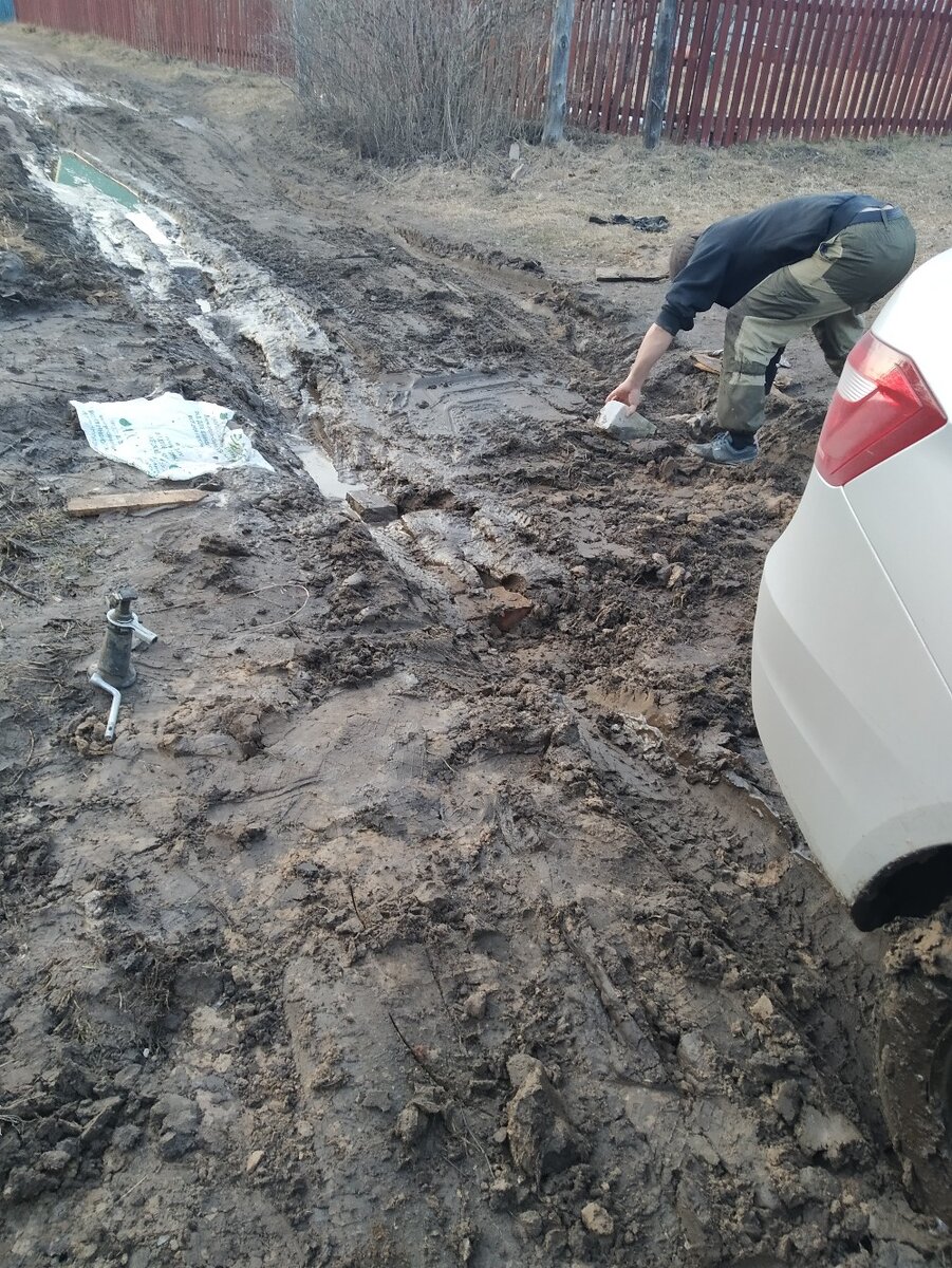 Вроде бы небольшая, но сплошная глина делает своё дело.