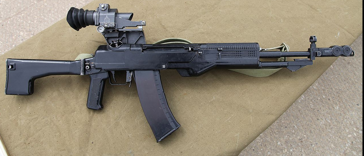 АН-94 в совей полной комплектации. Только подствольного гранатомета не хватает. Интересно, что к "Абакану" подходят магазины от АК-74. Унификация