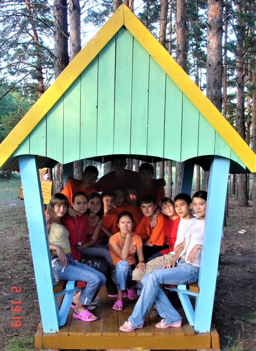 В советское время говорили, что школа - второй дом. Сейчас это в лучшем случае место для общения с друзьями и приятелями