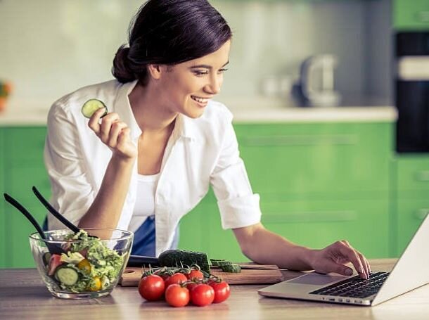 Как похудеть, если приходится сидеть дома на карантине?