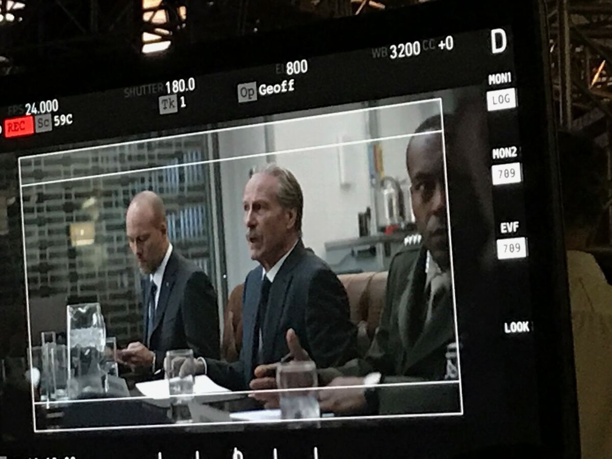 Рабочая сцена со съёмок. 