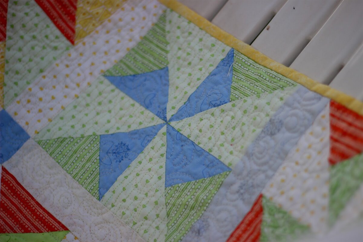 блок вертушка пэчворк. блок вертушка пэчворк разрезалки. пэчворк блок пашня. пэчворк вертушка. лоскутное одеяло блок мельница.