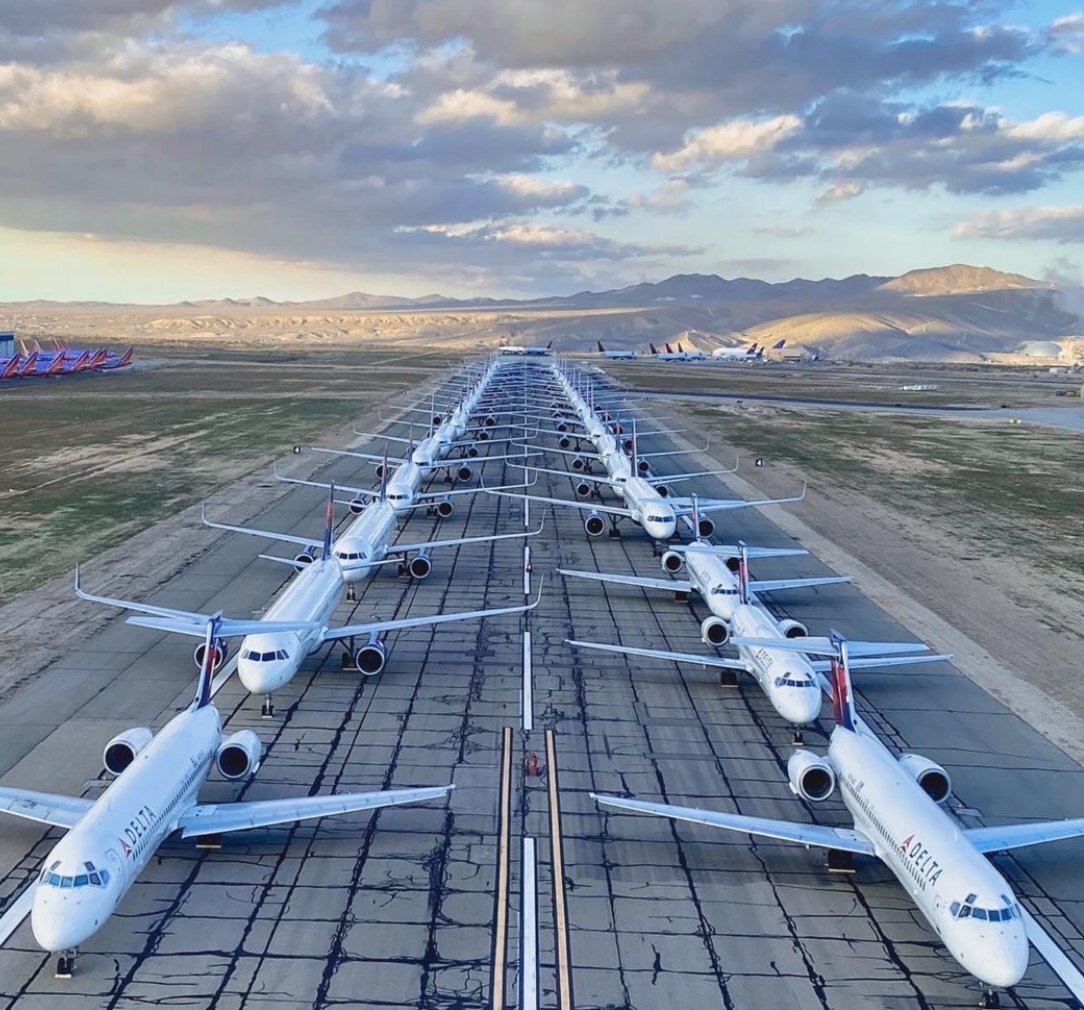 Самолеты ждут своего часа. Фото из галереи Яндекса