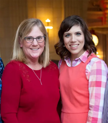 Melissa Ohden (справа) со своей биологической матерью, Ruth