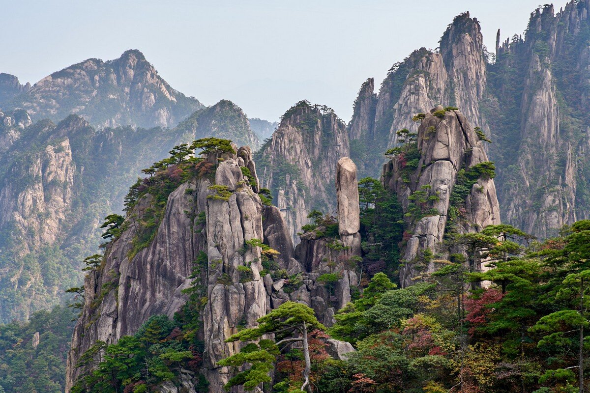 Город на горе в китае. Китай. Хуаншань. Желтые горы Хуаншань. Национальный парк Хуаншань. Хуаншань Китай горы Хуаншань.