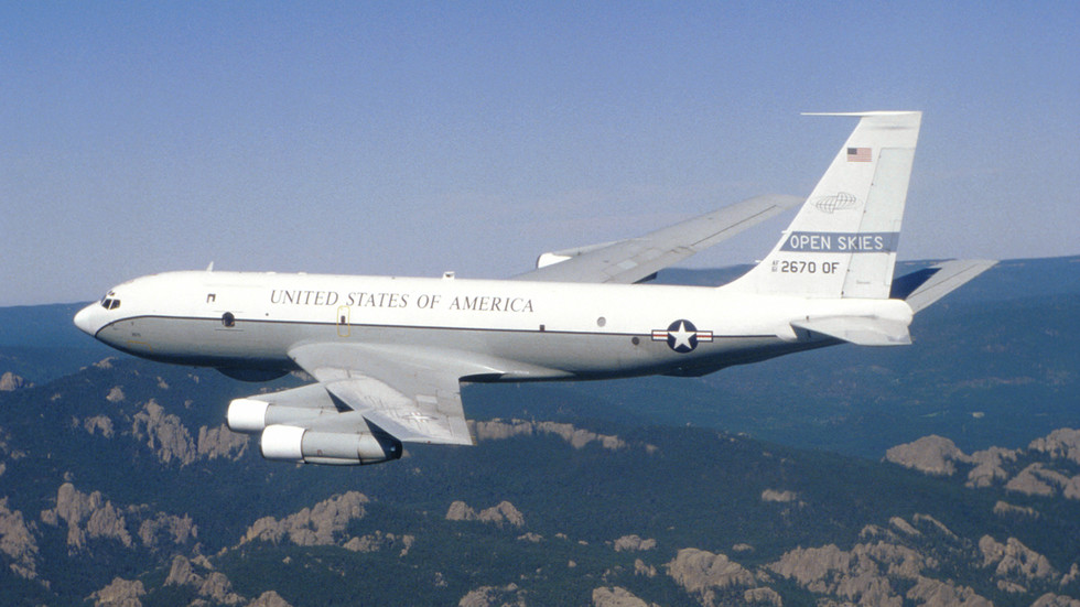 Самолет наблюдения ВВС США Boeing OC-135B Open Skies. © Википедия.