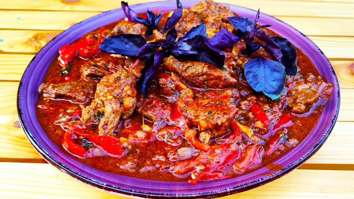 Чашушули на блюде