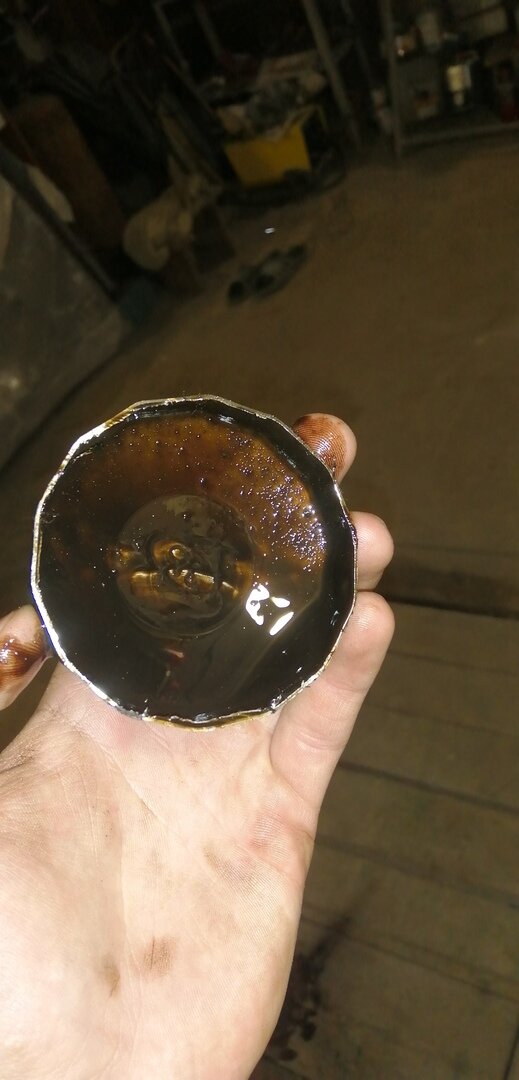 Приклеил на маслянный фильтр неодимовые магниты, после 10 тыс.км снял его и разрезал, показываю есть ли эффект