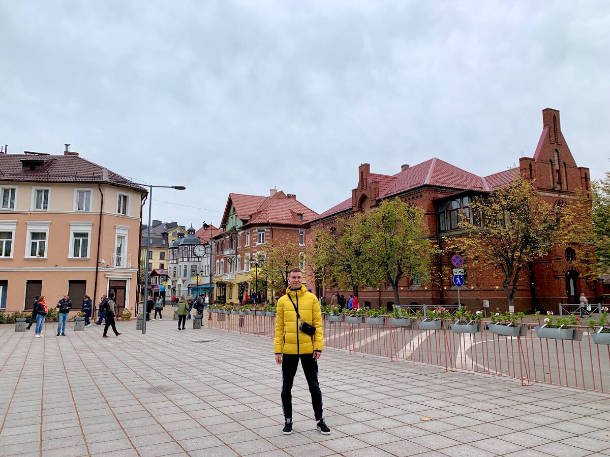 Население города зеленоградска. Зеленоградск Центральная площадь. Пригород Калининграда Зеленоградск. Калининградская область Зеленоградск сковородка. Зеленоградск Калининградск.