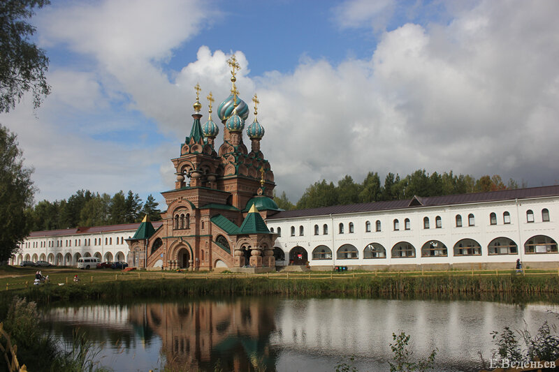 В Николо-Сольбинском монастыре / фото: Евгений Веденьев