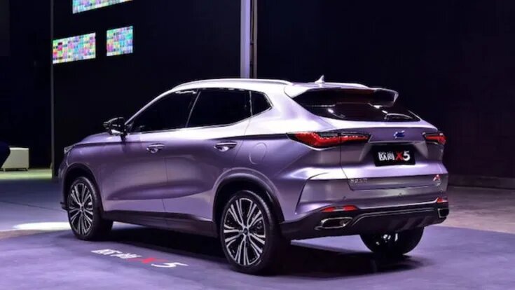 Вид на премиального «китайца» Changan Oshan X5. Фото: Changan