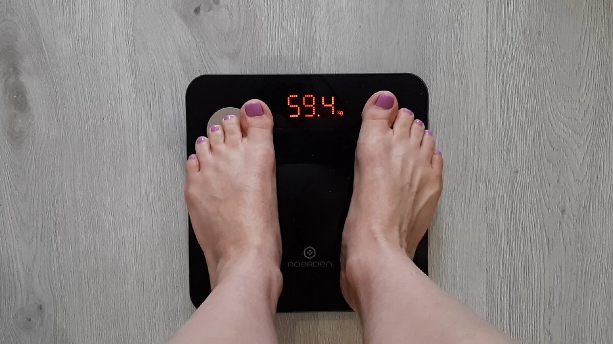 И это -2,4 кг. А мои параметры стали: Грудь - 92см. (-3см)  талия - 71см. (-6см), бока - 81см. (-5см), попа - 92см. (-3см), ляшка - 53см. (-1 см)