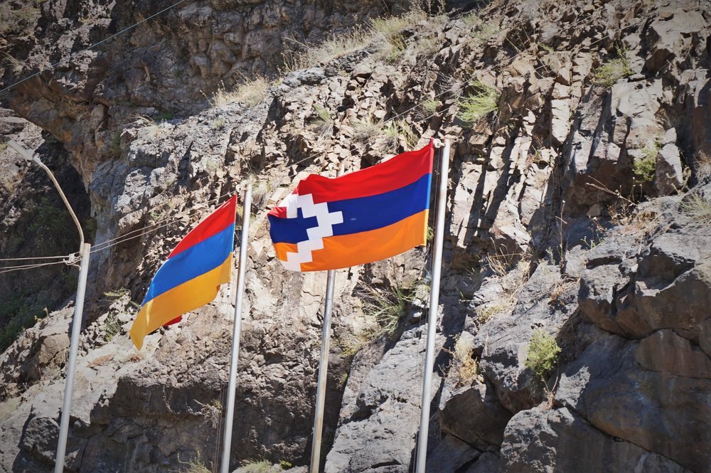 Армянский арцах. Арцах Нагорный Карабах флаг. Флаг Армении и Нагорного Карабаха. Нагорно-карабахский флаг. Армянский флаг Карабах.