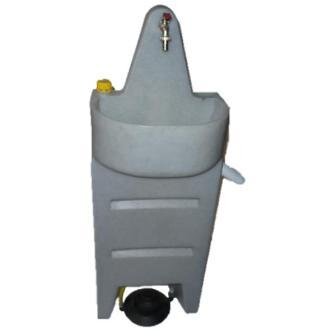 Рукомойник с помпой. Позволяет экономить пресную воду