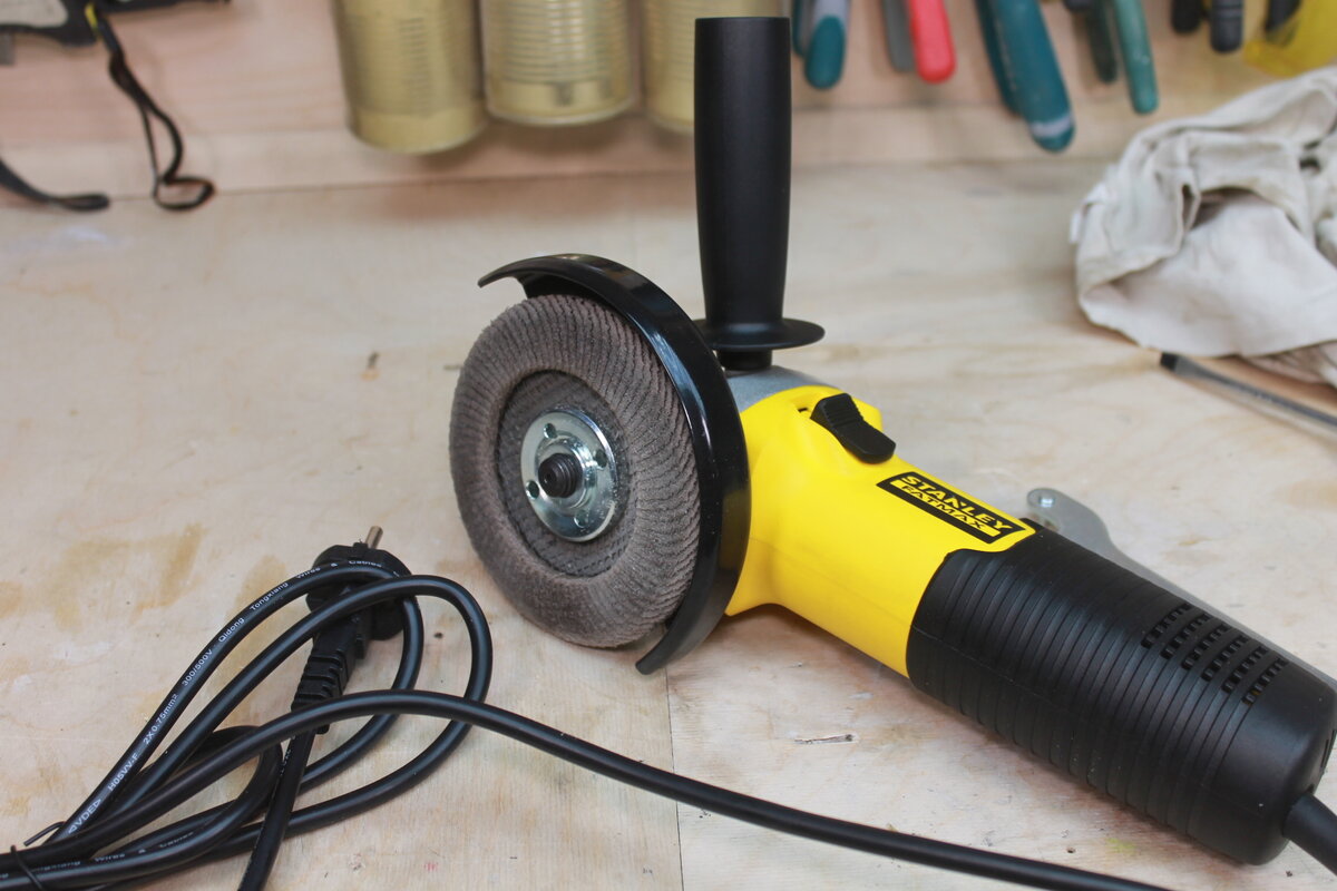 Заехал в Леруа и увидел, как мужики на расхват забирают болгарки по ...