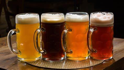 Считается сравнительно безопасным пить пиво, которое просрочено на неделю, 2 недели или месяц. Если срок годности истек 2-3 месяца назад или еще больше, пить такое пиво не советуется.-1-2