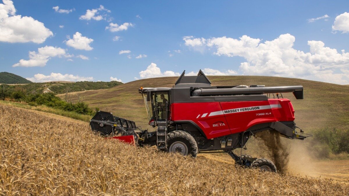 Комбайны 2020. Зерноуборочный комбайн Massey Ferguson. Massey Ferguson комбайн зерновой. Комбайн Массей Фергюсон 7370. Комбайн Массей Фергюсон бета.