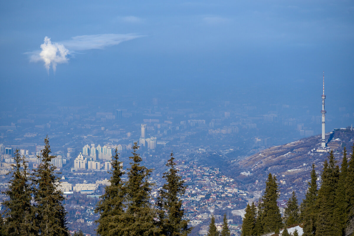 Вид на алматинский смог