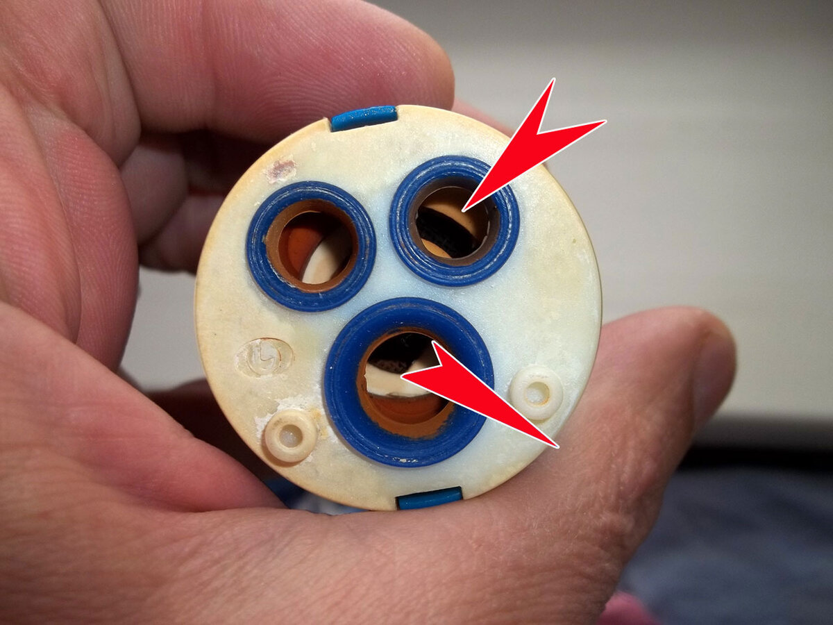 Рычаг верх и повёрнут в крайнее положение