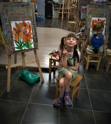 Софа в студии. 7 лет.