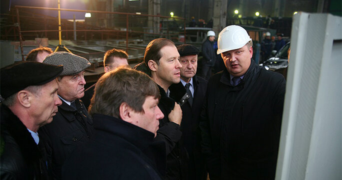 Было  время, когда работу АО “Восточная верфь” посещал министр промышленности  и торговли РФ Денис Мантуров. Съёмка 12 ноября 2014 г.