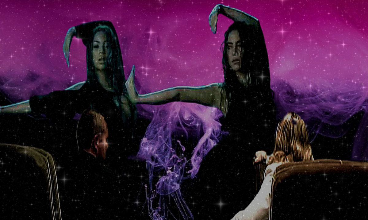 Музыка и красота - залог успеха любого женского дуэта 