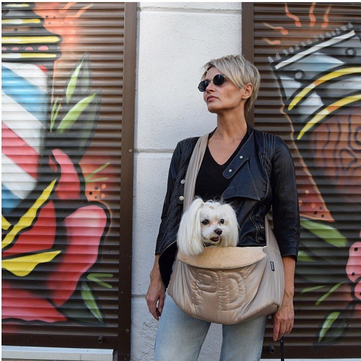 На фото сумка бренда People&Dogs