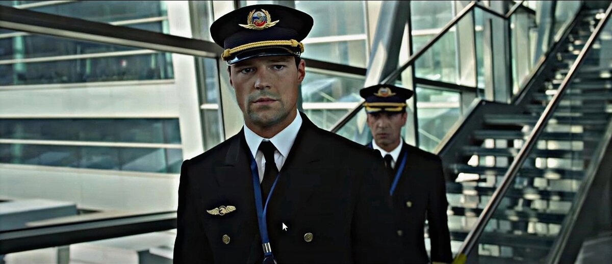 Экипаж 2016 постер. Стажер гущин экипаж. Экипаж обложка. Экипаж дата. Наталья бардо улетный экипаж.