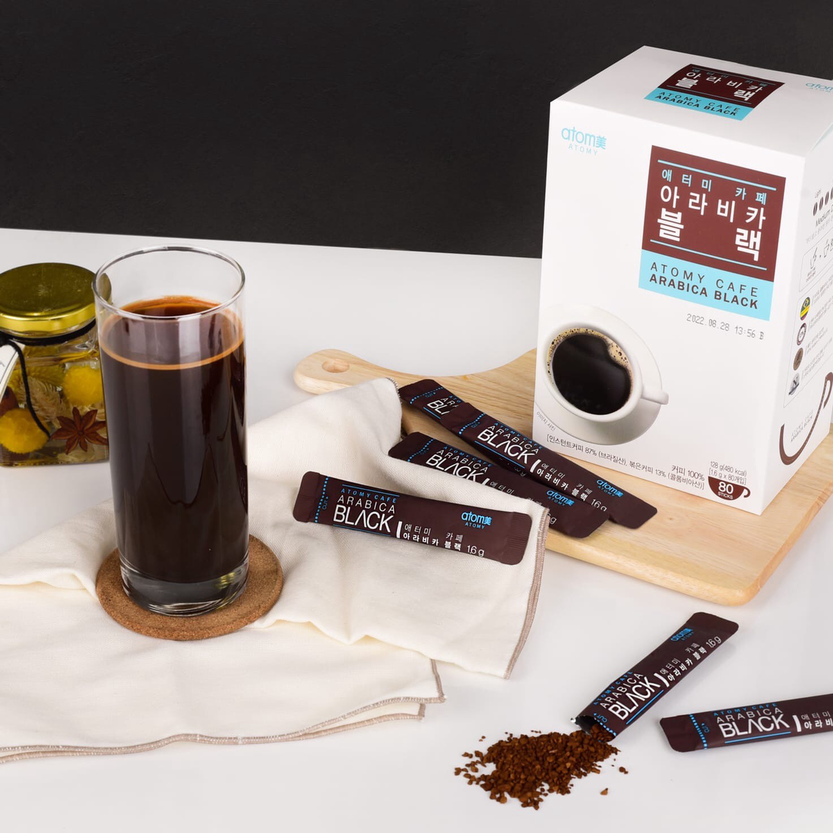 Ваше утро будет добрым!

☕️Если в нём найдется время для чашечки бодрящего Кофе Арабика от Атоми! Наш кофе наполнен ароматом и бархатистым вкусом настоящей арабики, сочетающей в себе бразильские и колумбийские сорта. В нём содержится:

•87% растворимого бразильского кофе арабика;

•13% натурального колумбийского кофе арабика.

🧊Натуральный кофе мы изготавливаем особым методом, чтобы получить очень мелкие частицы. При помощи жидкого азота зерна кофе замораживаются, а потом дробятся до мучной крупинки. Благодаря такой технологии потери натурального аромата кофе сведены к минимуму.

☝🏻Растворимый кофе мы тоже получаем при помощи специальной методики:

•кофейные зёрна сначала обжариваются;

•из натуральных обжаренных зёрен готовится жидкий экстракт;

•экстракт высушивается при помощи заморозки и получается сублимированный кофе.

🌪Потом натуральный и сублимированный кофе соединяются, а в результате наши потребители получают напиток, сохранивший вкус и аромат натуральной арабики.  Остается всего лишь высыпать в чашку содержимое одного саше, добавить холодную или горячую воду и наслаждаться вкуснейшим бодрящим кофе от Атоми!

❓А вы любите наш Кофе Арабика Черный горячим или холодным?