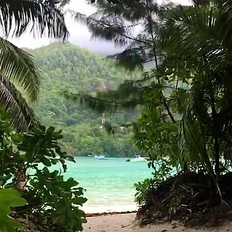 Port Launay, пляж у отеля Constance Ephelia 5*.Сейшельская республика. Остров Маэ