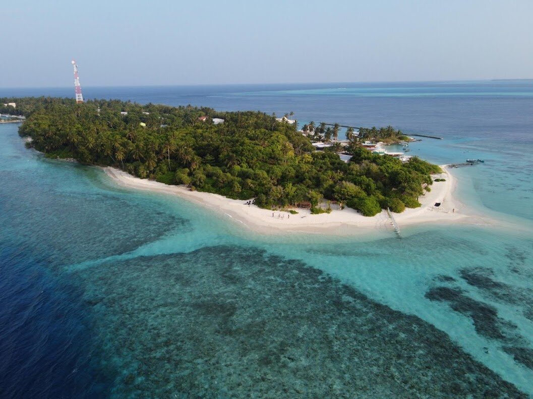 Остров с высоты птичьего полета. Сторон Бикини пляжа