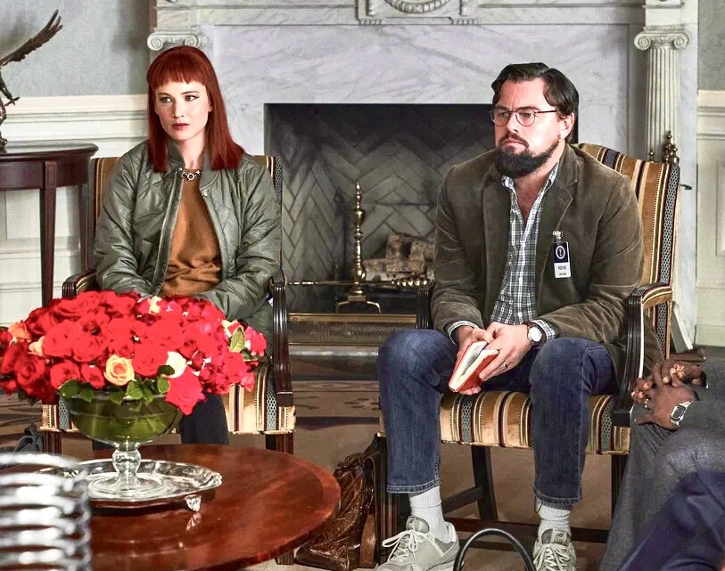 Кард из фильма «Не смотрите наверх» взят с kinopoisk.ru