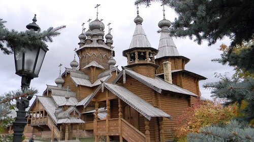 Всехсвятский храм - самая большая деревянная и очень красивая церковь Украины. Была...