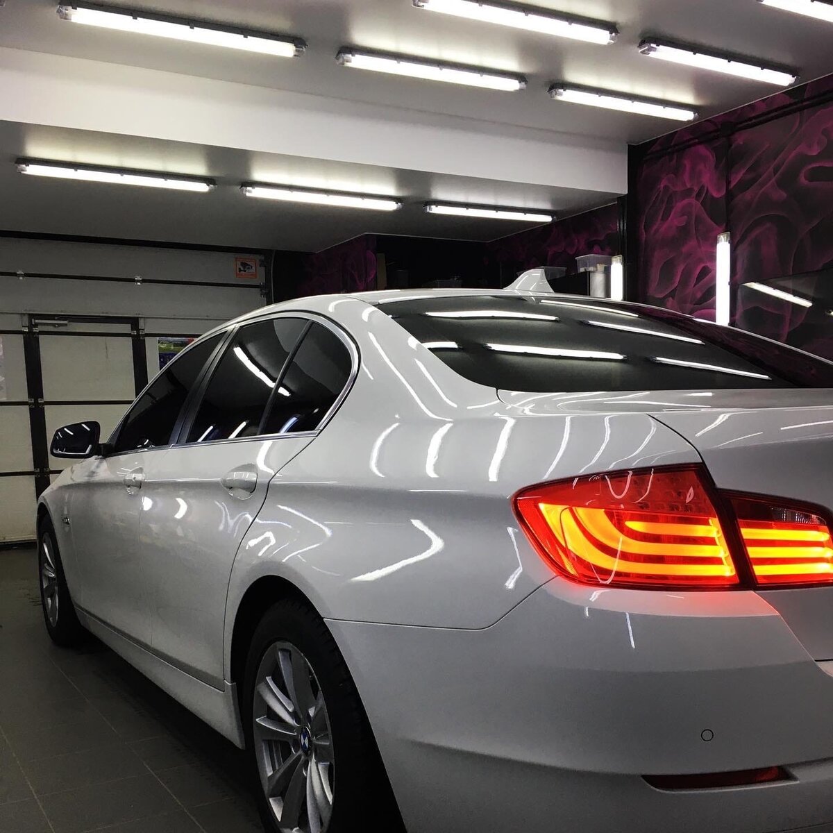 Тонировка стекол на BMW 5