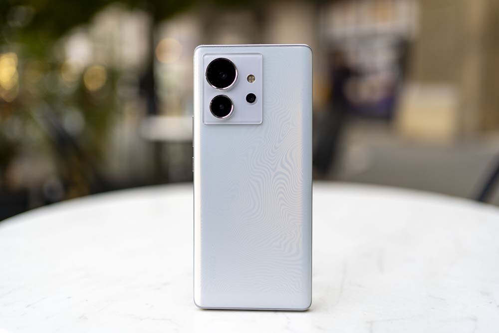 Дизайн смартфона Infinix Zero Ultra