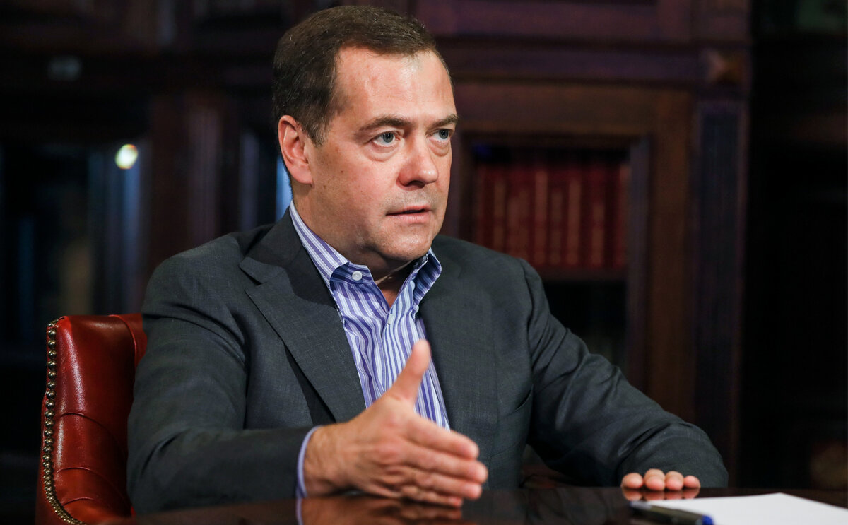 Медведев: Все пишу сам, кроме меня, такого никто не напишет